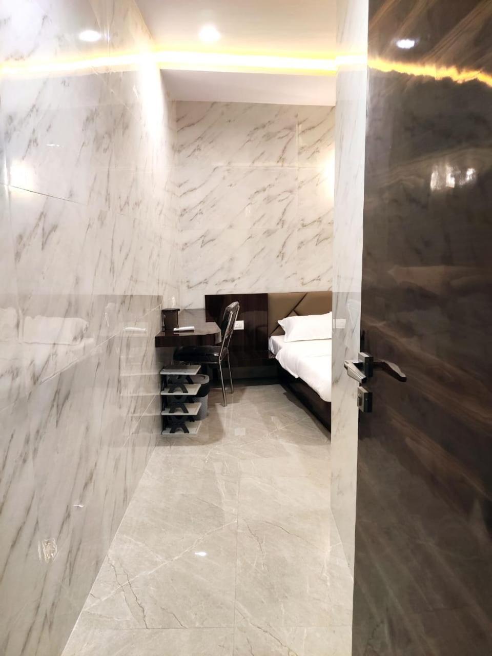 Hotel Comfy Inn Mumbai Eksteriør bilde