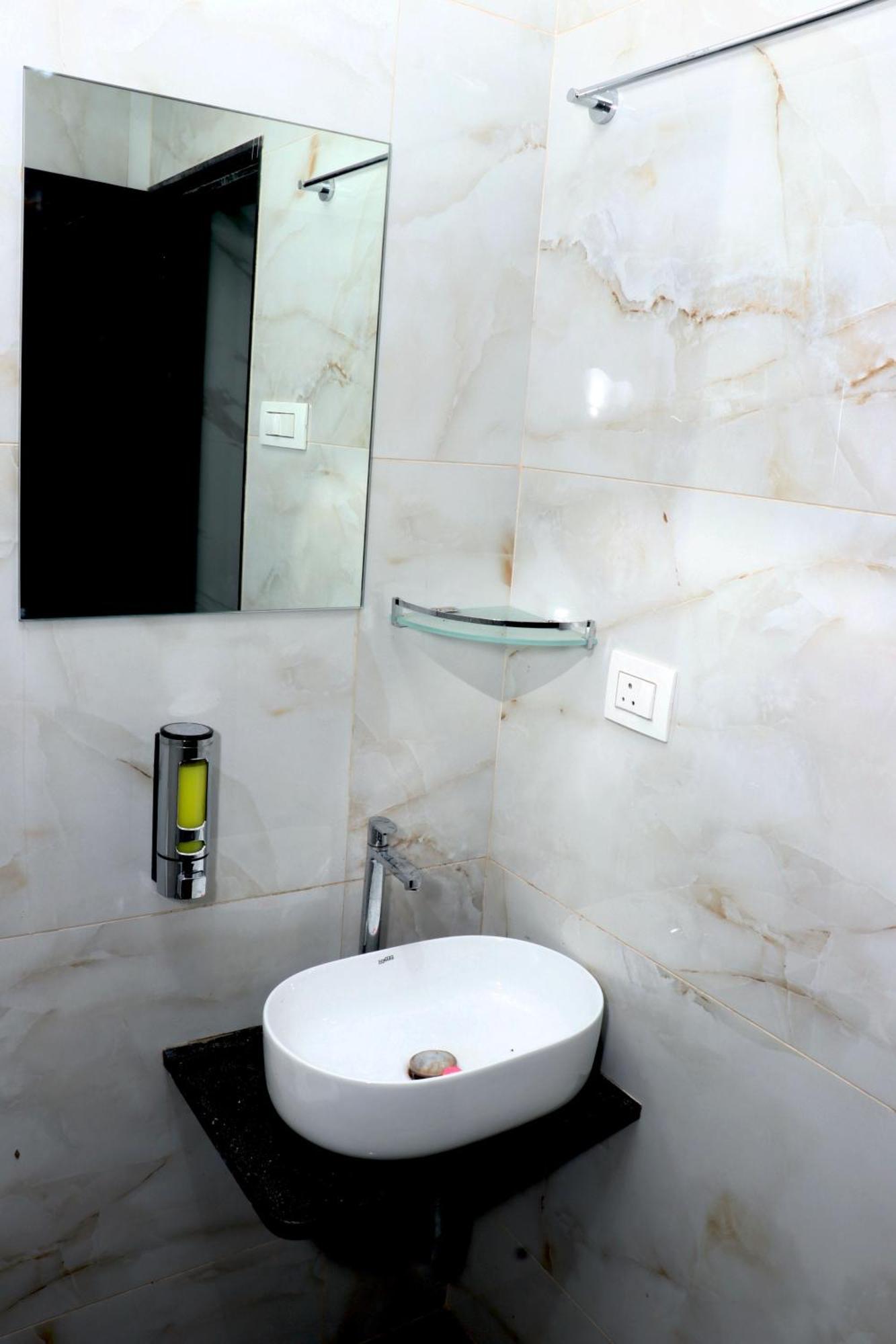 Hotel Comfy Inn Mumbai Eksteriør bilde